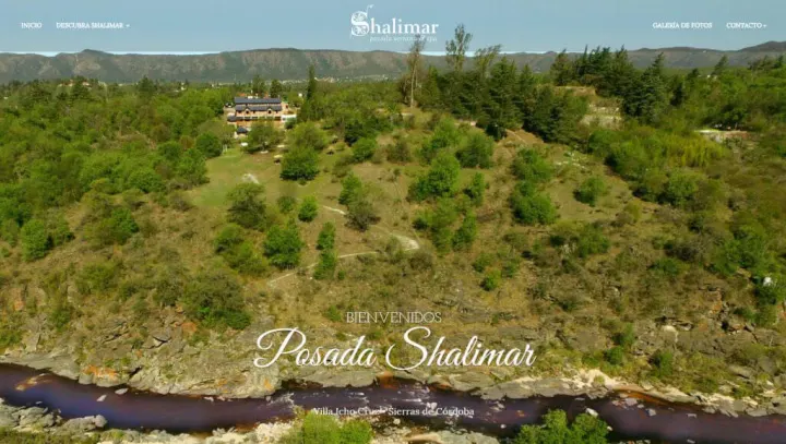 Captura del sitio web de Posada Shalimar, desarrollado por GrupoNexus